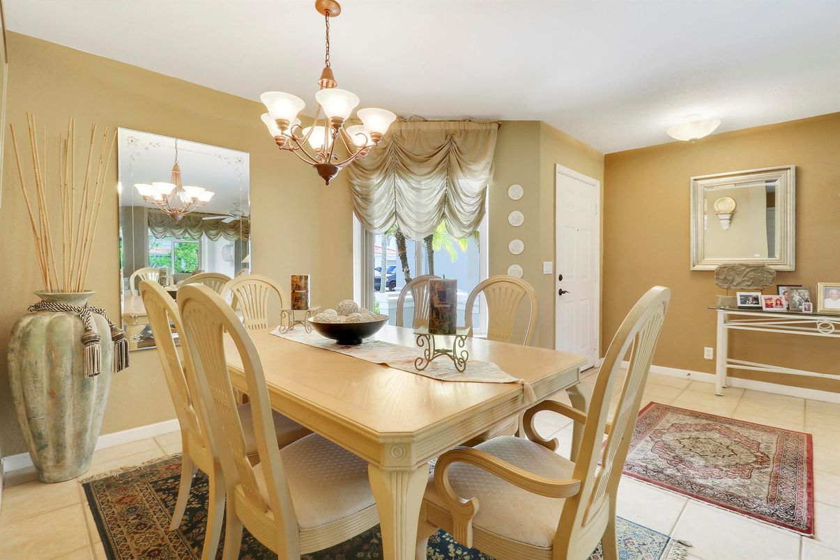 Chandelier, Dining room, Interior