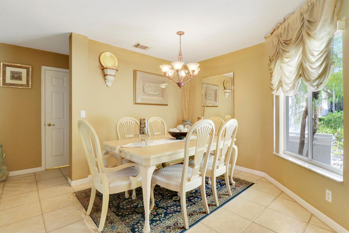 Chandelier, Dining room, Interior