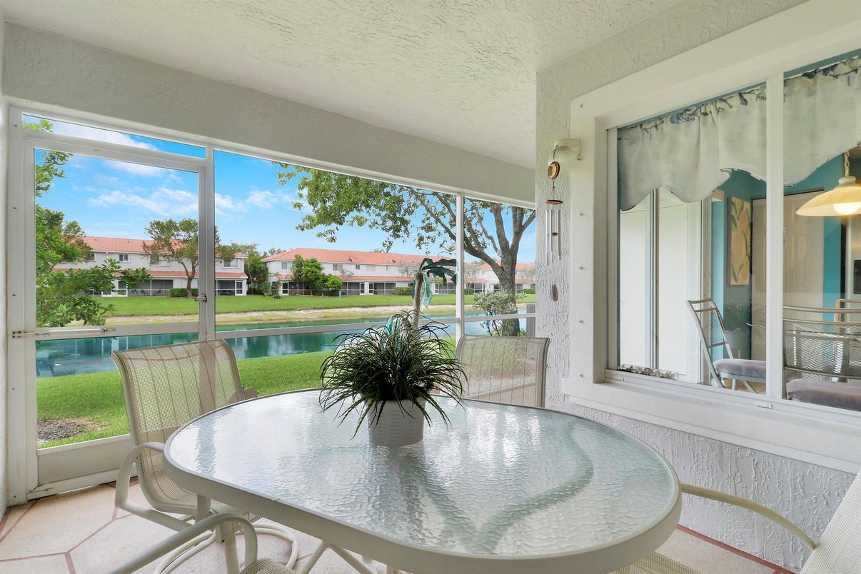 Dining room, Interior, Sun Room, Water
