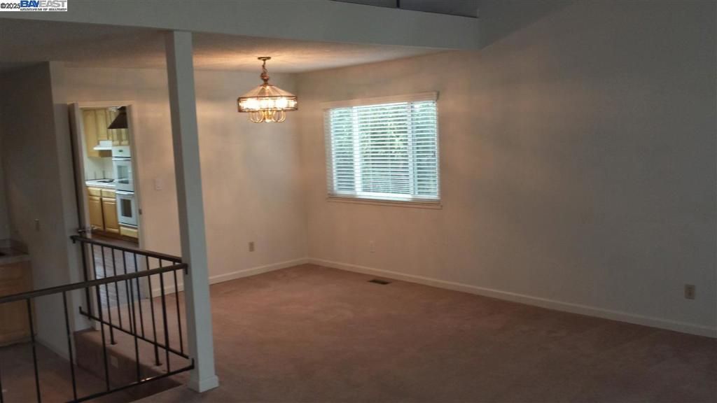 Empty room, Interior, Pendant Lights