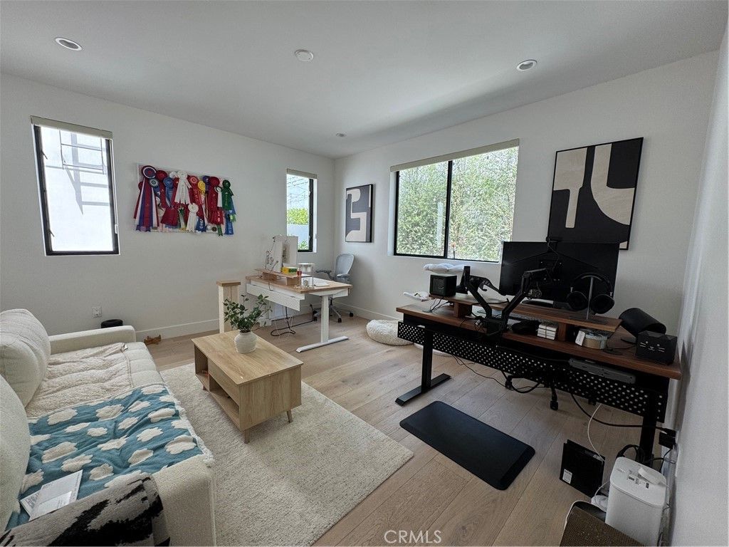 Home Office, Interior, Recessed Lighting, Wood Texture Flooring