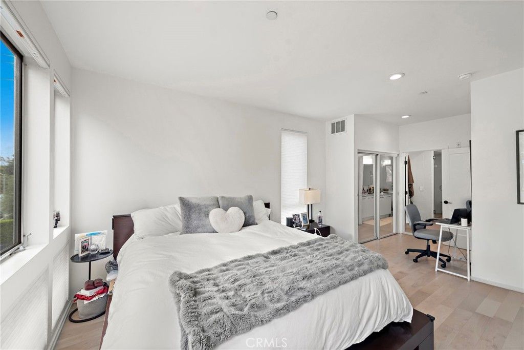 Bedroom, Home Office, Interior, Recessed Lighting, Wood Texture Flooring