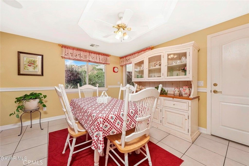 Dining room, Interior