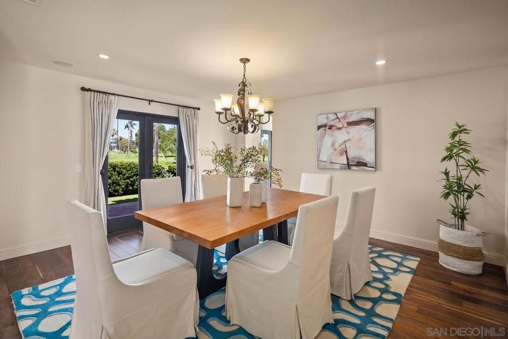 Chandelier, Dining room, Interior, Recessed Lighting, Wood Texture Flooring