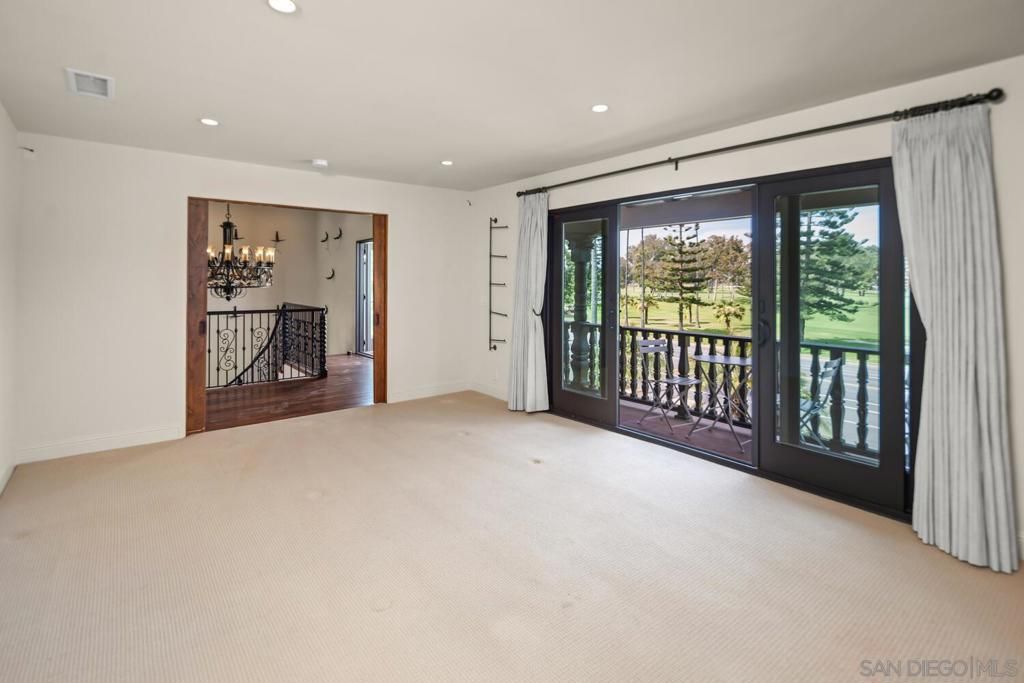 Chandelier, Empty room, Interior, Recessed Lighting