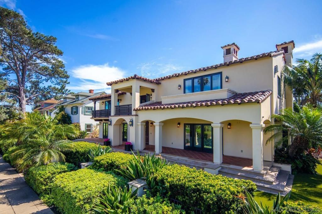 Backyard, Exterior, Facade, Spanish Mediterranean