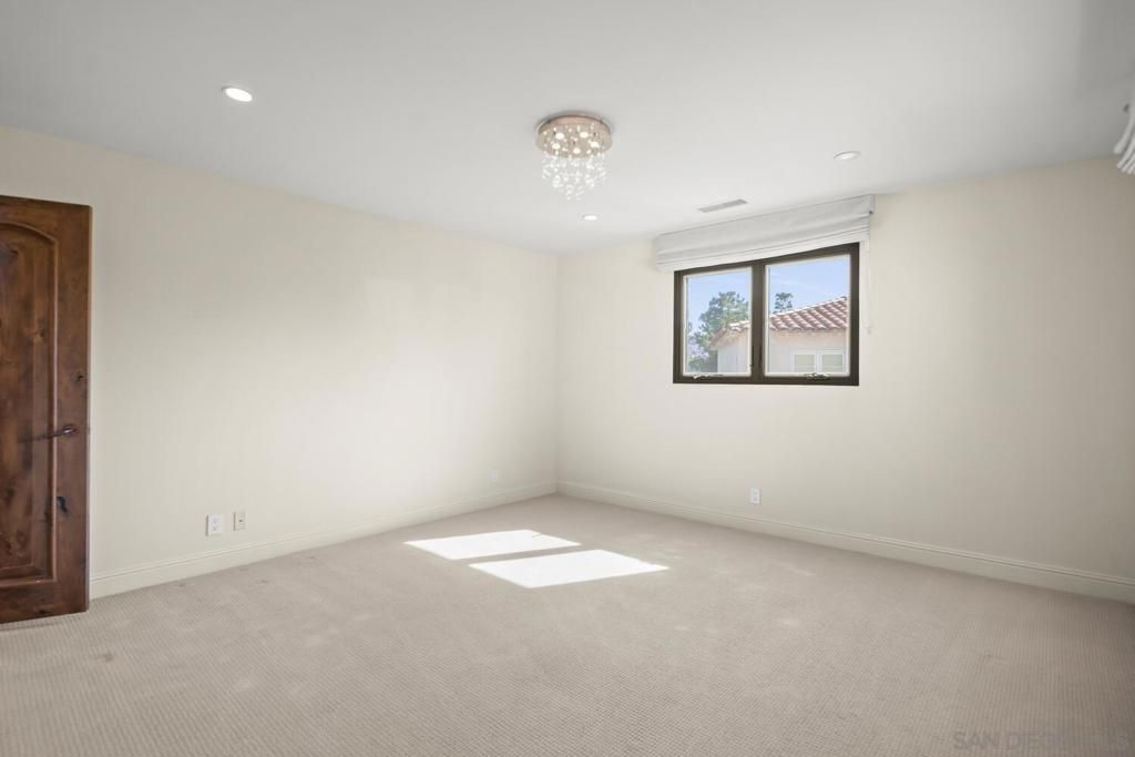 Chandelier, Empty room, Interior, Recessed Lighting