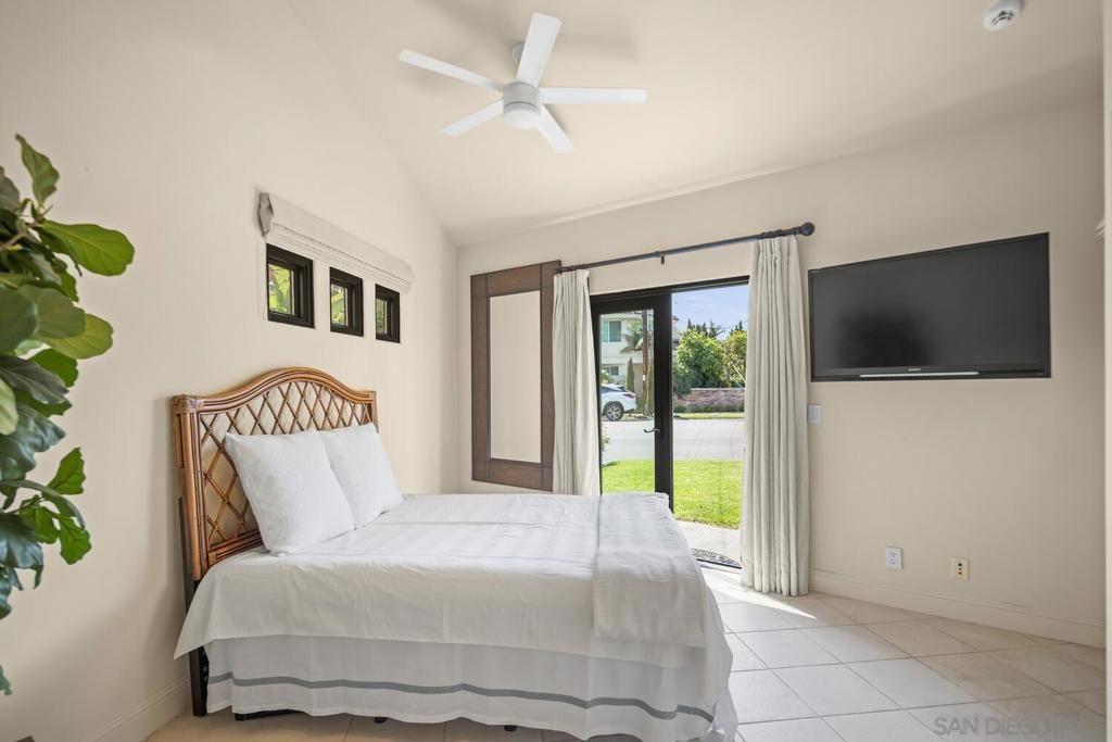 Bedroom, Interior, Water