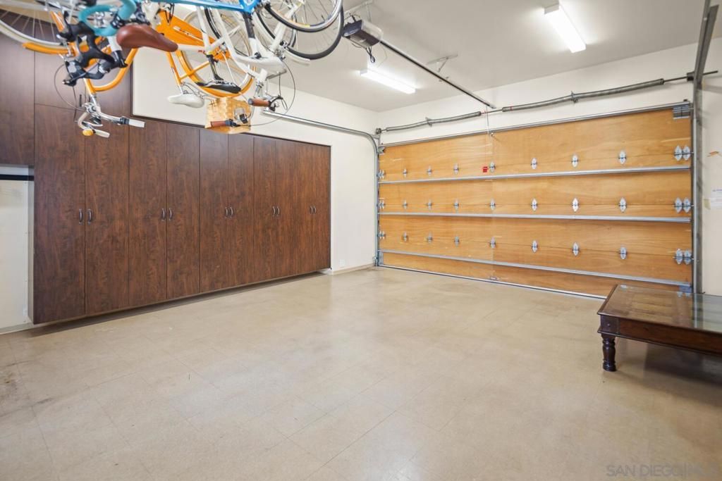 Garage, Interior