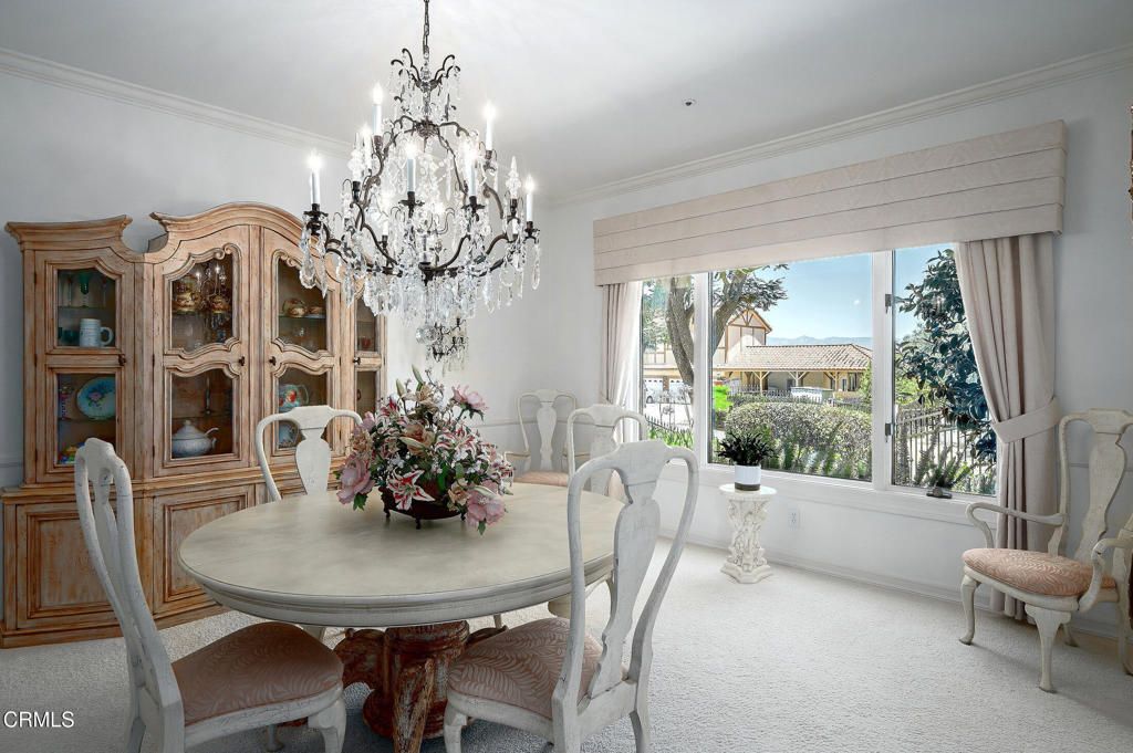 Chandelier, Dining room, Interior