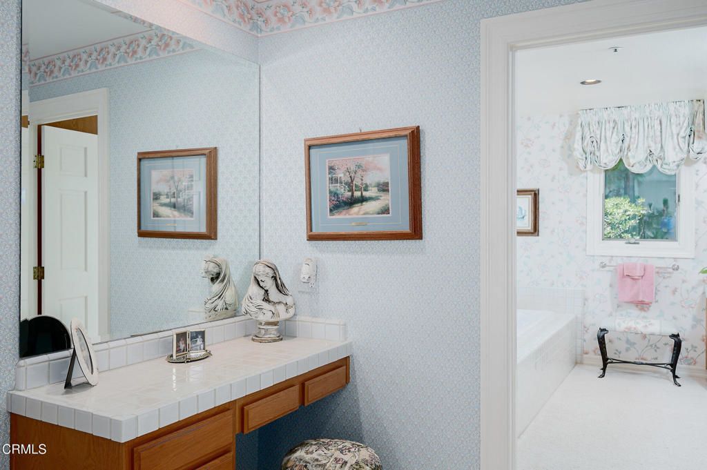 Bathroom, Interior, Recessed Lighting, Tile Countertops