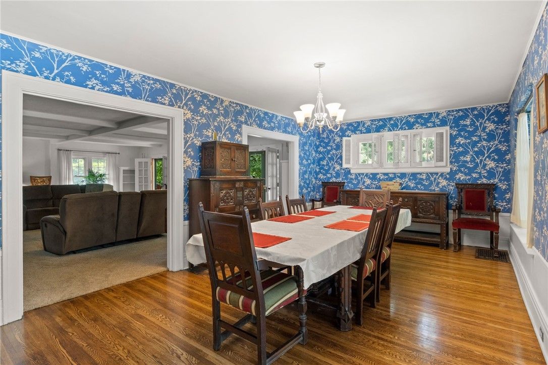 Chandelier, Dining room, Interior, Living room, Wood Texture Flooring