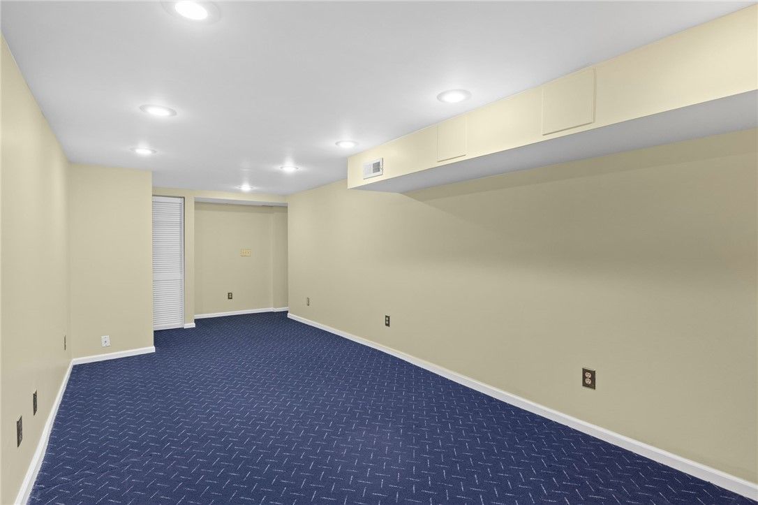 Empty room, Interior, Recessed Lighting