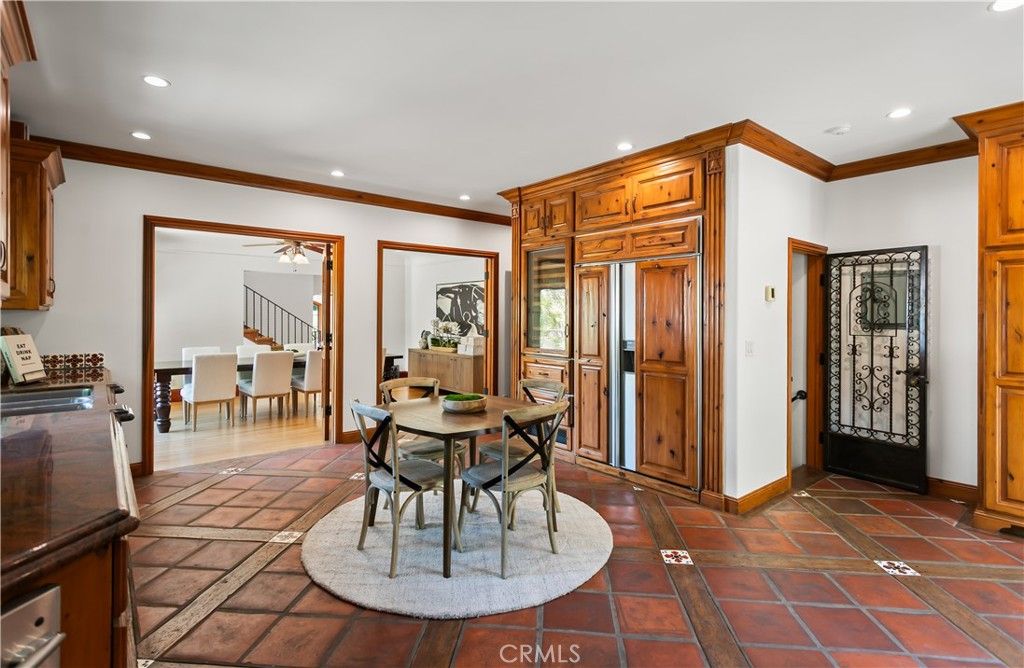 Dining room, Interior, Recessed Lighting