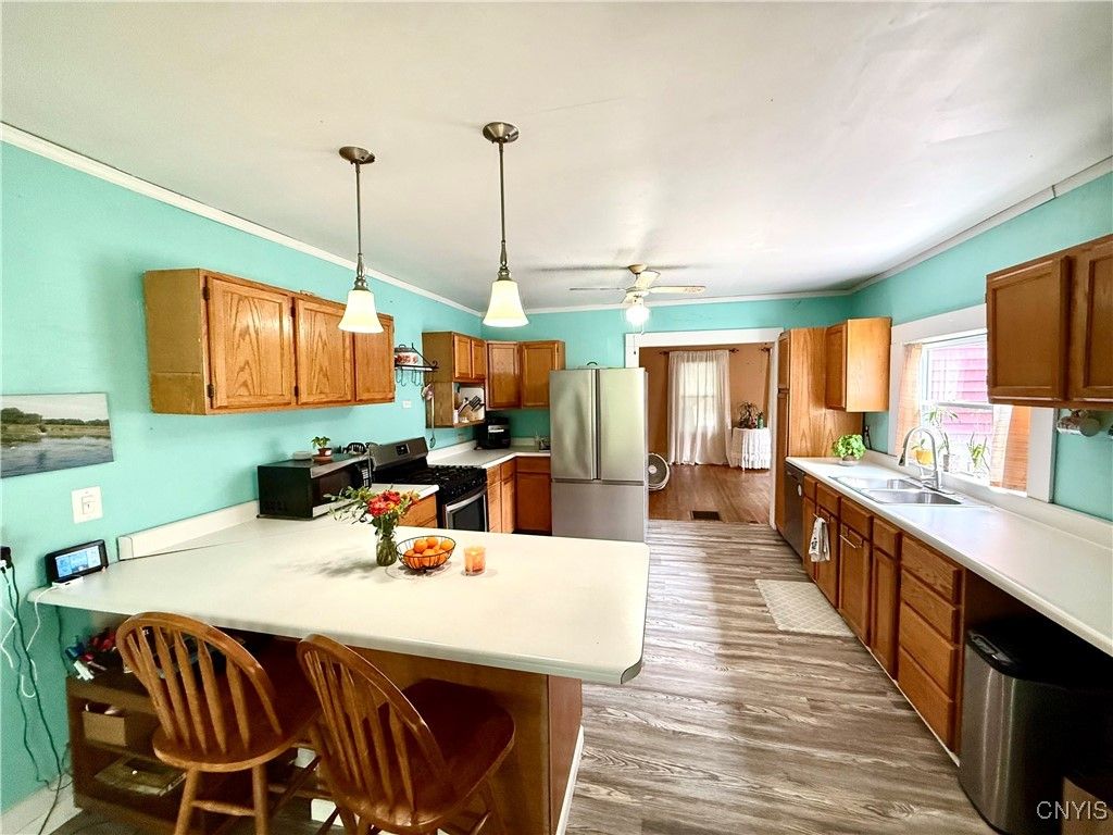 Interior, Kitchen, Pendant Lights, Wood Texture Flooring