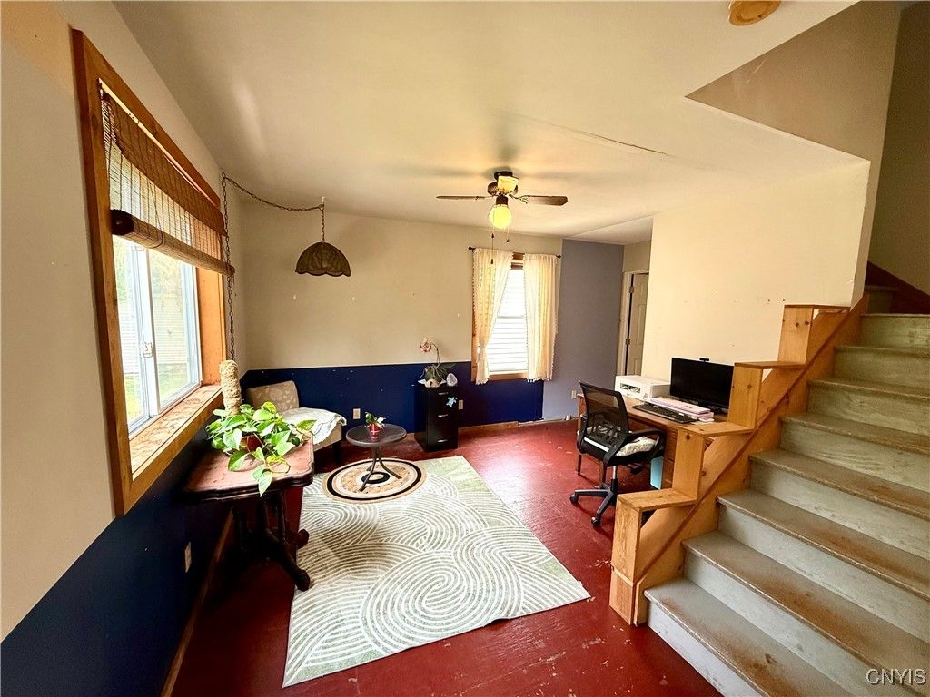 Home Office, Interior