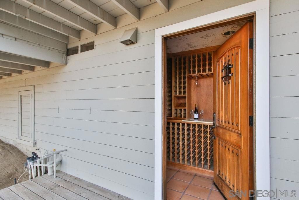 Exterior, Wine Storage