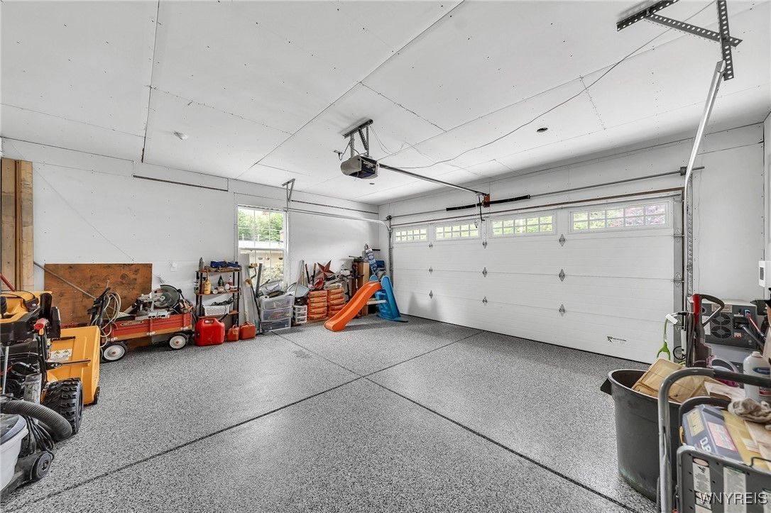 Garage, Interior