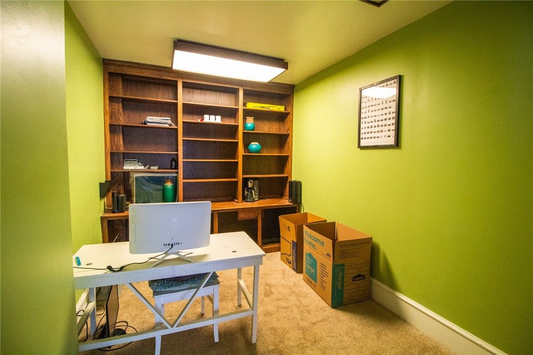Home Office, Interior