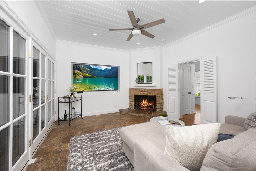 Fireplace, Interior, Living room, Recessed Lighting