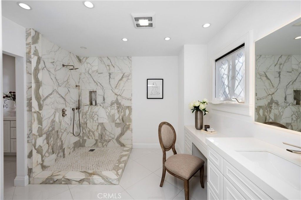 Bathroom, Interior, Marble Walls, Recessed Lighting