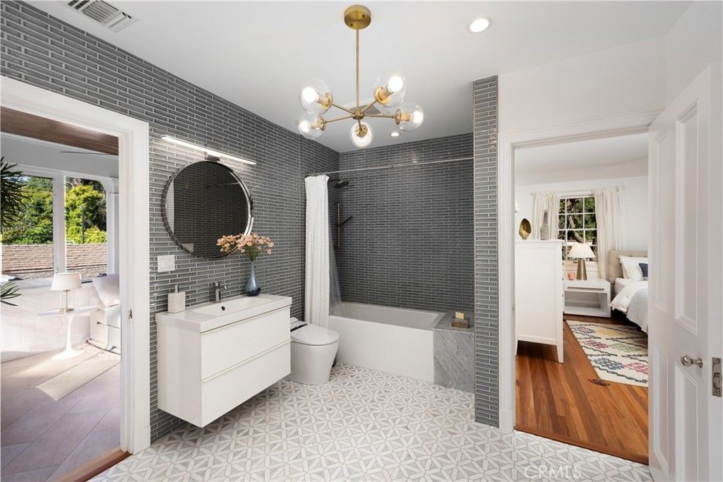 Bathroom, Bedroom, Interior, Pendant Lights, Recessed Lighting, Wood Texture Flooring