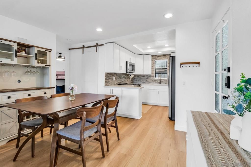Dining room, Interior, Kitchen, Recessed Lighting, Wood Texture Flooring