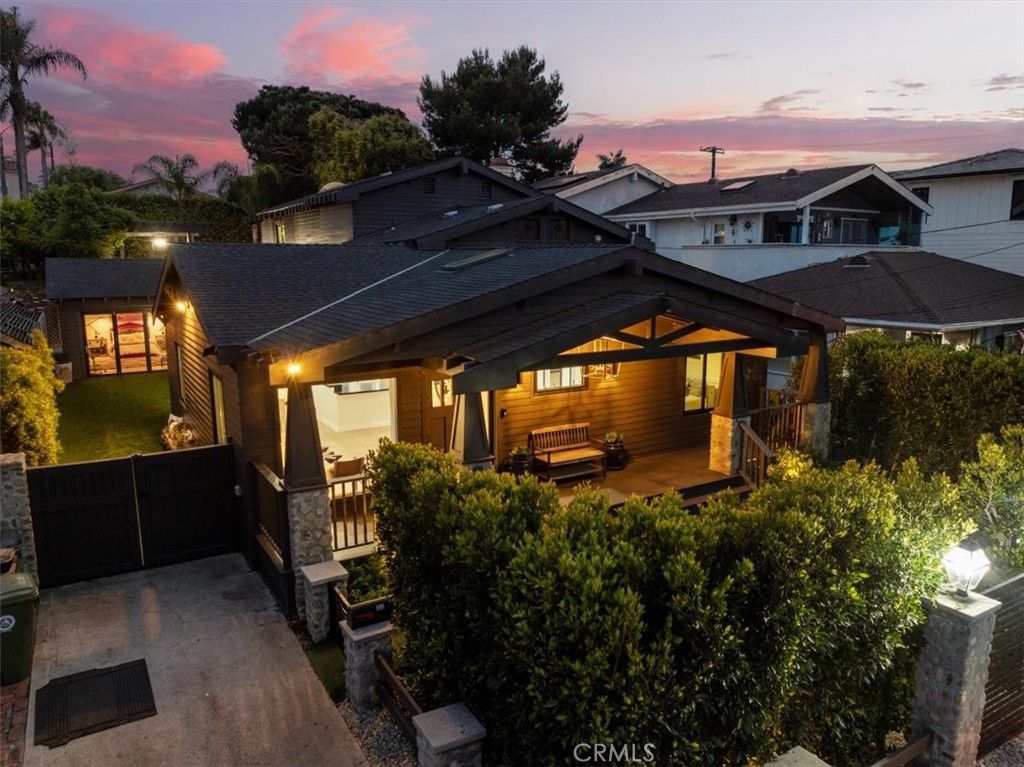 Exterior, Facade, American Craftsman