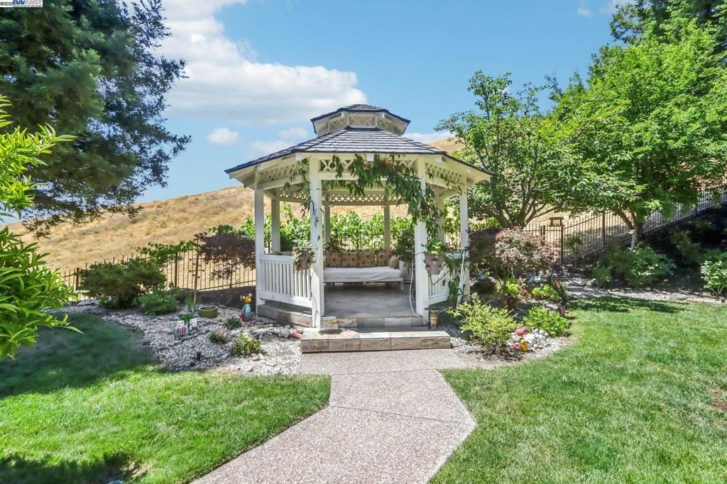 Exterior, Hot Tub