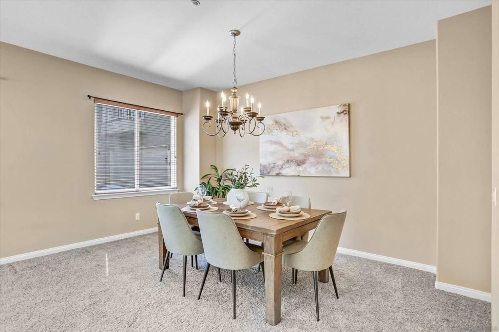 Chandelier, Dining room, Interior