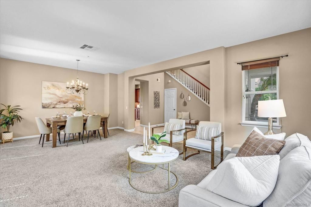 Chandelier, Dining room, Interior, Living room