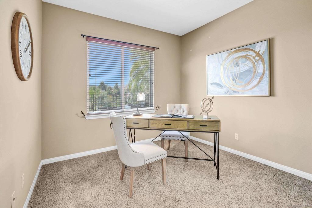 Home Office, Interior