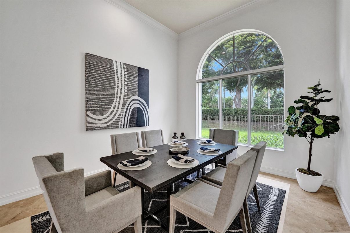 Dining room, Interior