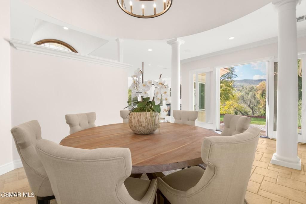 Dining room, Interior, Recessed Lighting