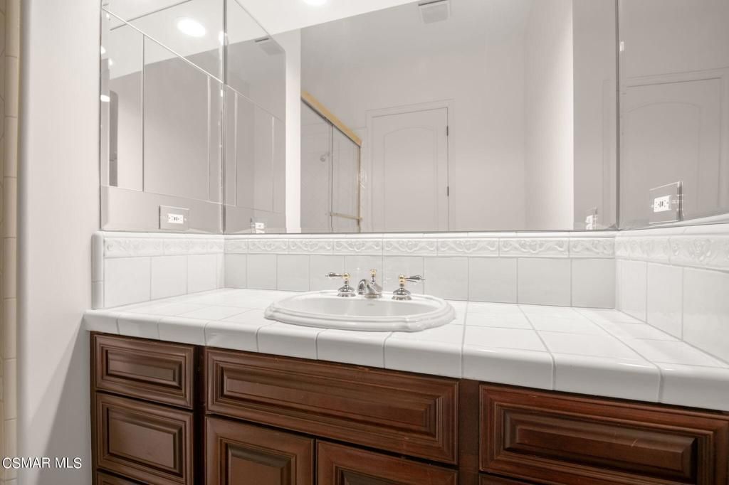 Bathroom, Interior, Tile Countertops