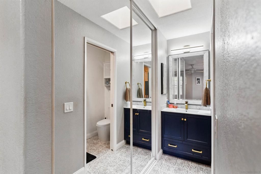 Bathroom, Dual Sink Vanities, Interior