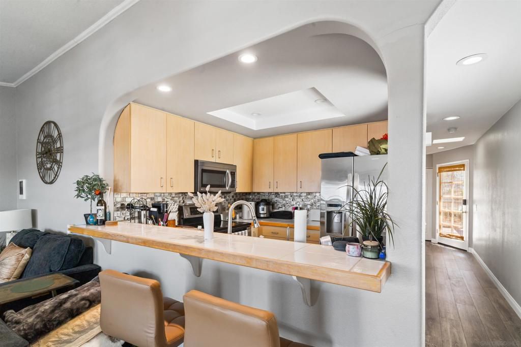 Interior, Kitchen, Recessed Lighting, Wood Texture Flooring