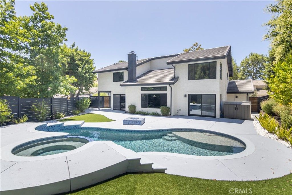Exterior, Hot Tub, Pool