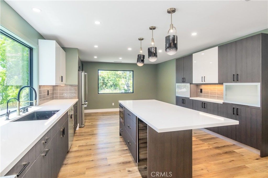 Interior, Kitchen, Pendant Lights, Recessed Lighting, Wood Texture Flooring