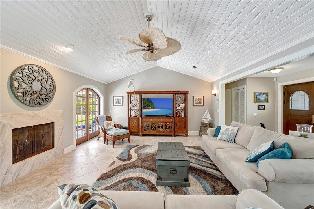 Fireplace, Interior, Living room, Recessed Lighting