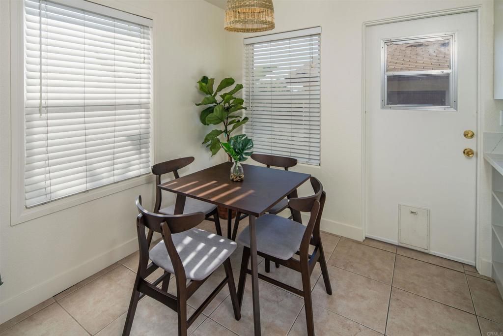 Dining room, Interior