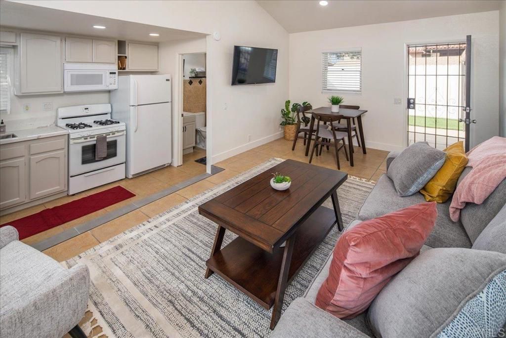 Dining room, Interior, Kitchen, Recessed Lighting