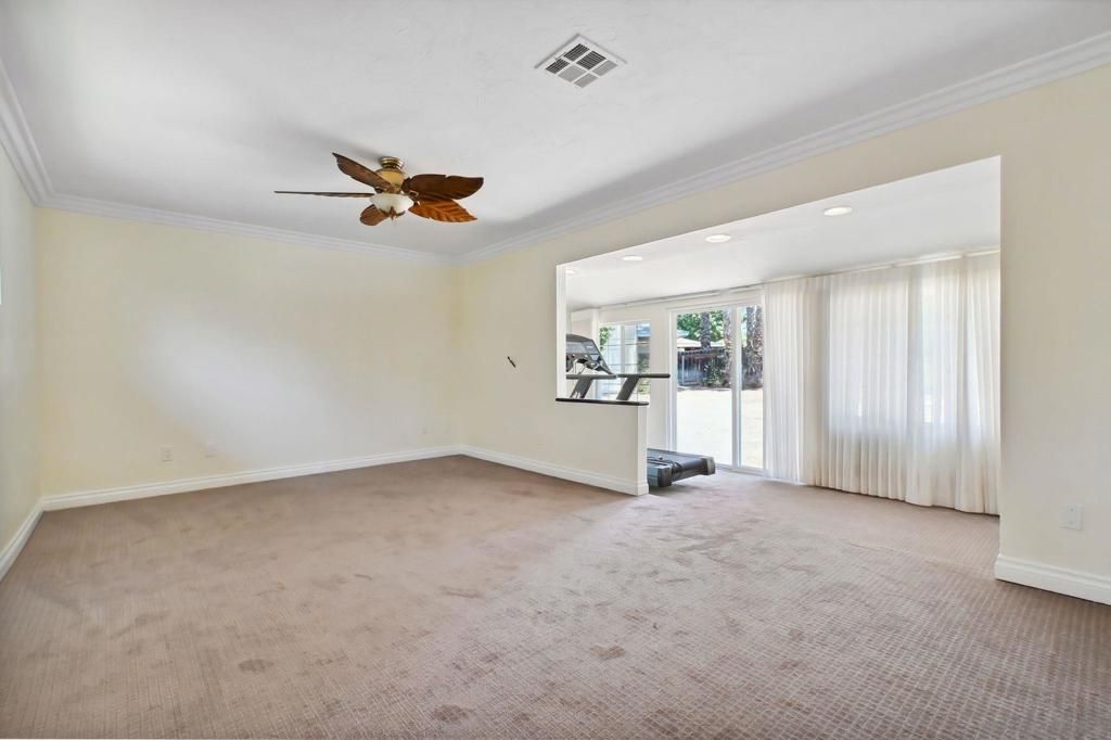 Empty room, Interior, Recessed Lighting