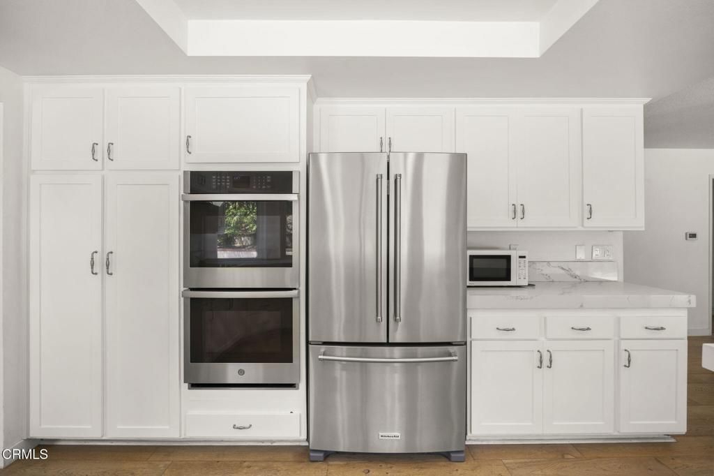 Interior, Kitchen, Stainless Steel Appliances, Wood Texture Flooring