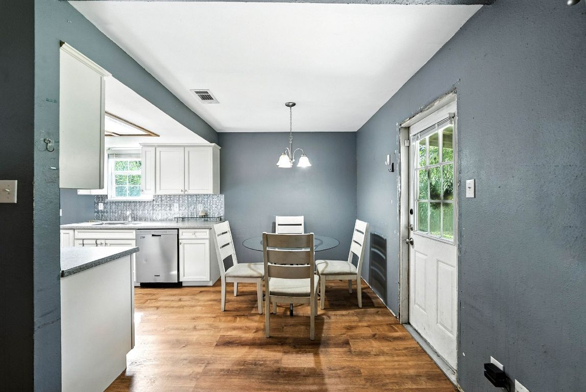 Dining room, Interior, Kitchen, Pendant Lights, Wood Texture Flooring