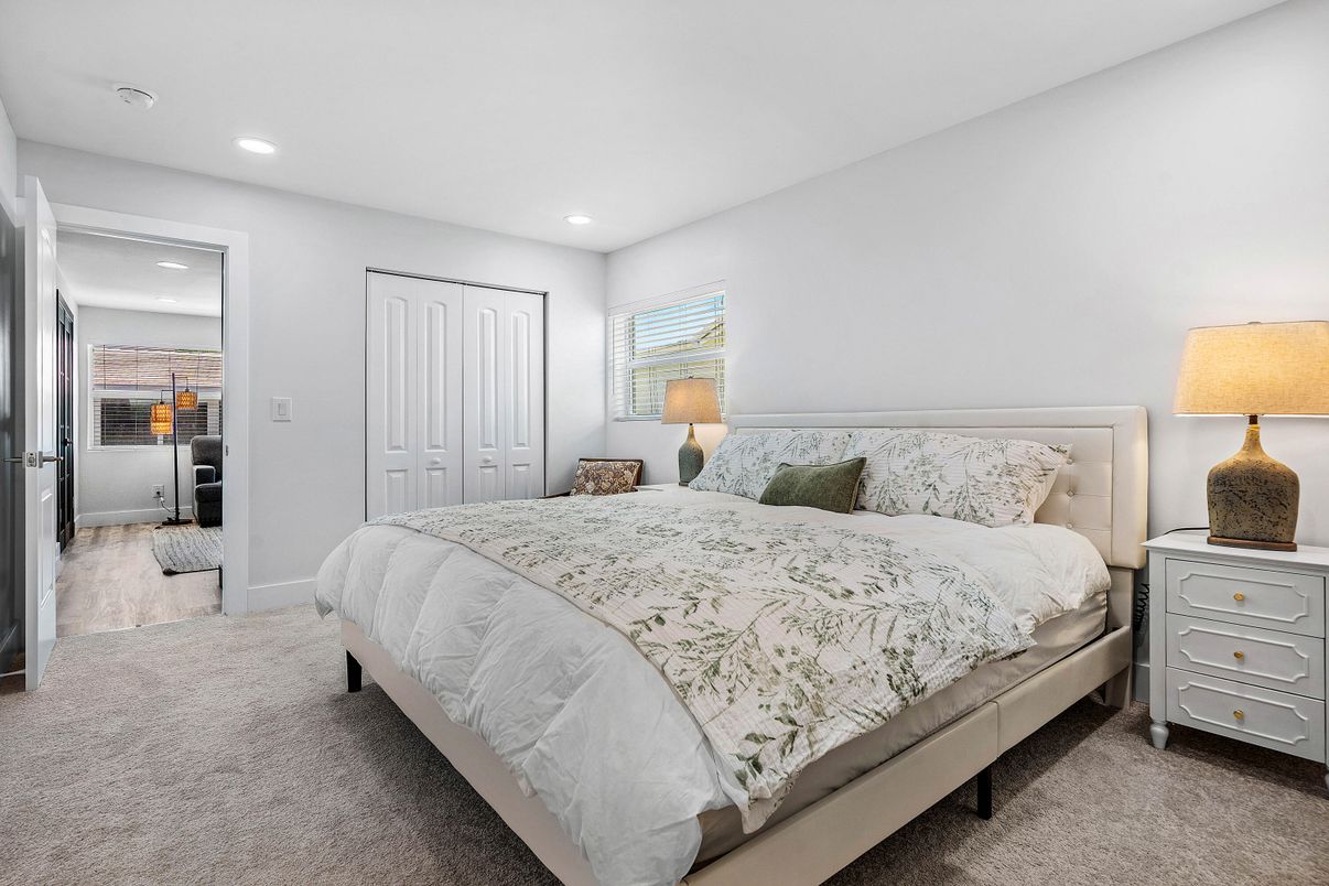 Bedroom, Interior, Recessed Lighting