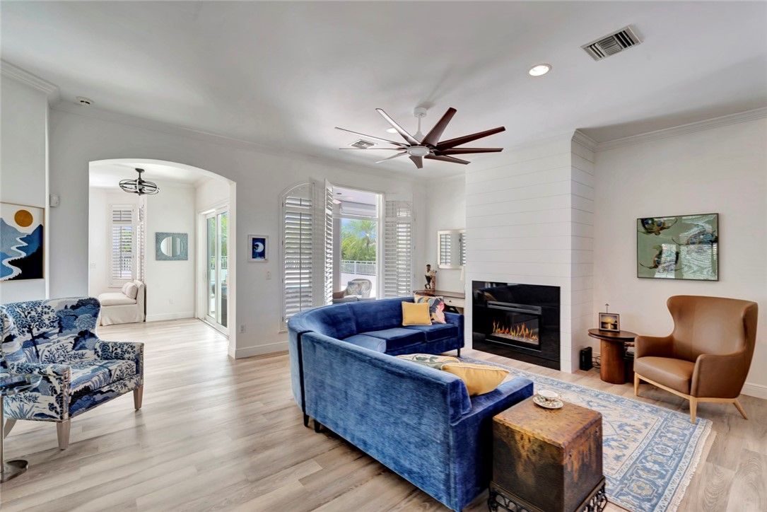 Fireplace, Interior, Living room, Pendant Lights, Recessed Lighting, Wood Texture Flooring