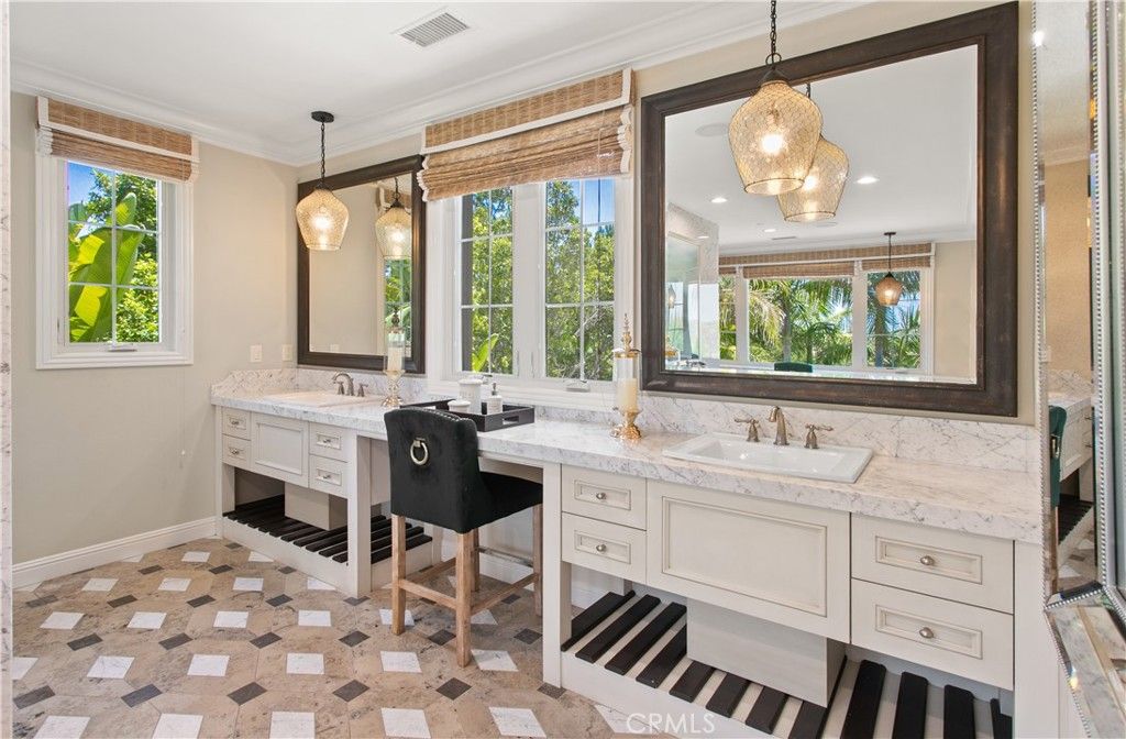 Bathroom, Interior, Pendant Lights, Recessed Lighting