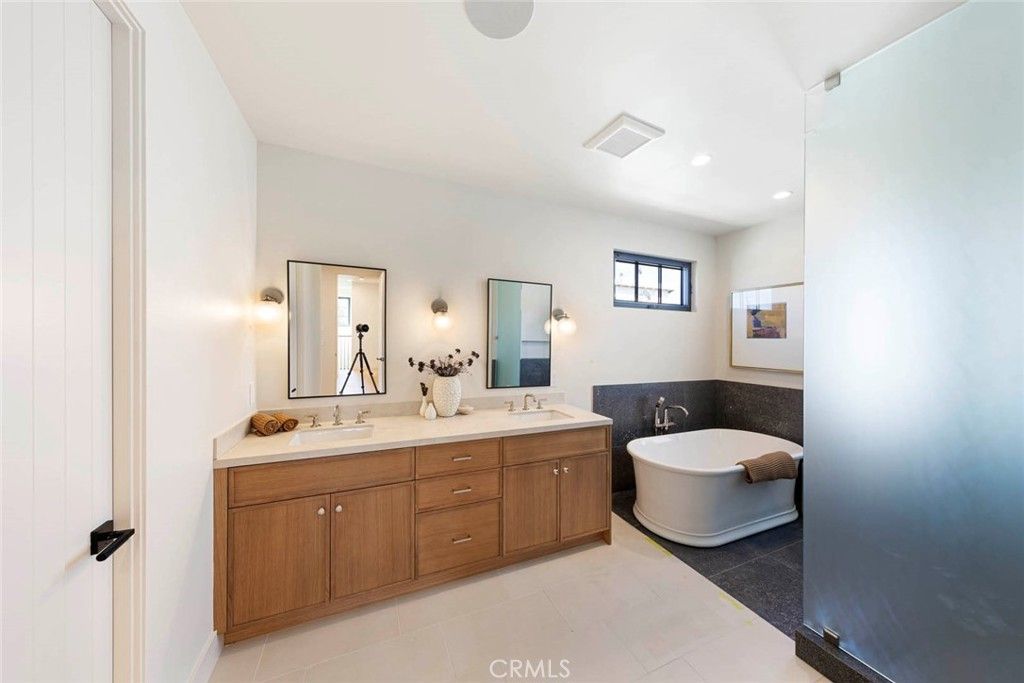 Bathroom, Dual Sink Vanities, Free Standing Baths, Interior, Recessed Lighting