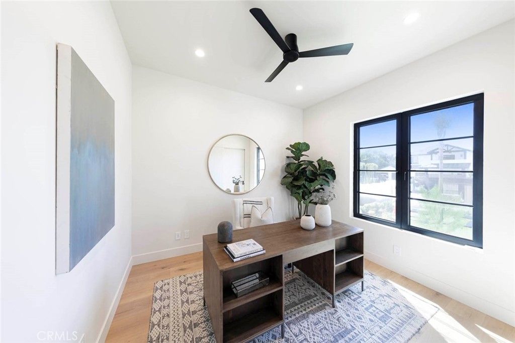 Home Office, Interior, Recessed Lighting, Wood Texture Flooring